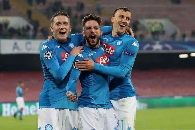 那不勒斯：欧冠赛场的蓝色风暴