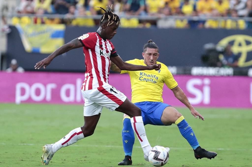 毕尔巴鄂竞技欧冠征途:逆境中绽放的铁血之魂